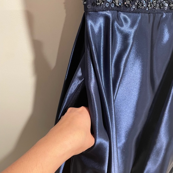 Navy Blue Medium gown custom cut - Picture 3 of 3